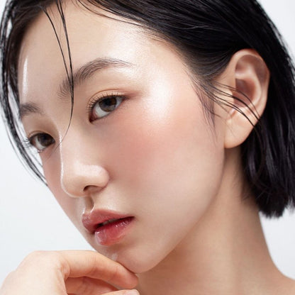 House of HUR Moist Ampoule Blusher in Peach Coral, hydrating liquid blush with natural finish, visible in the product image.