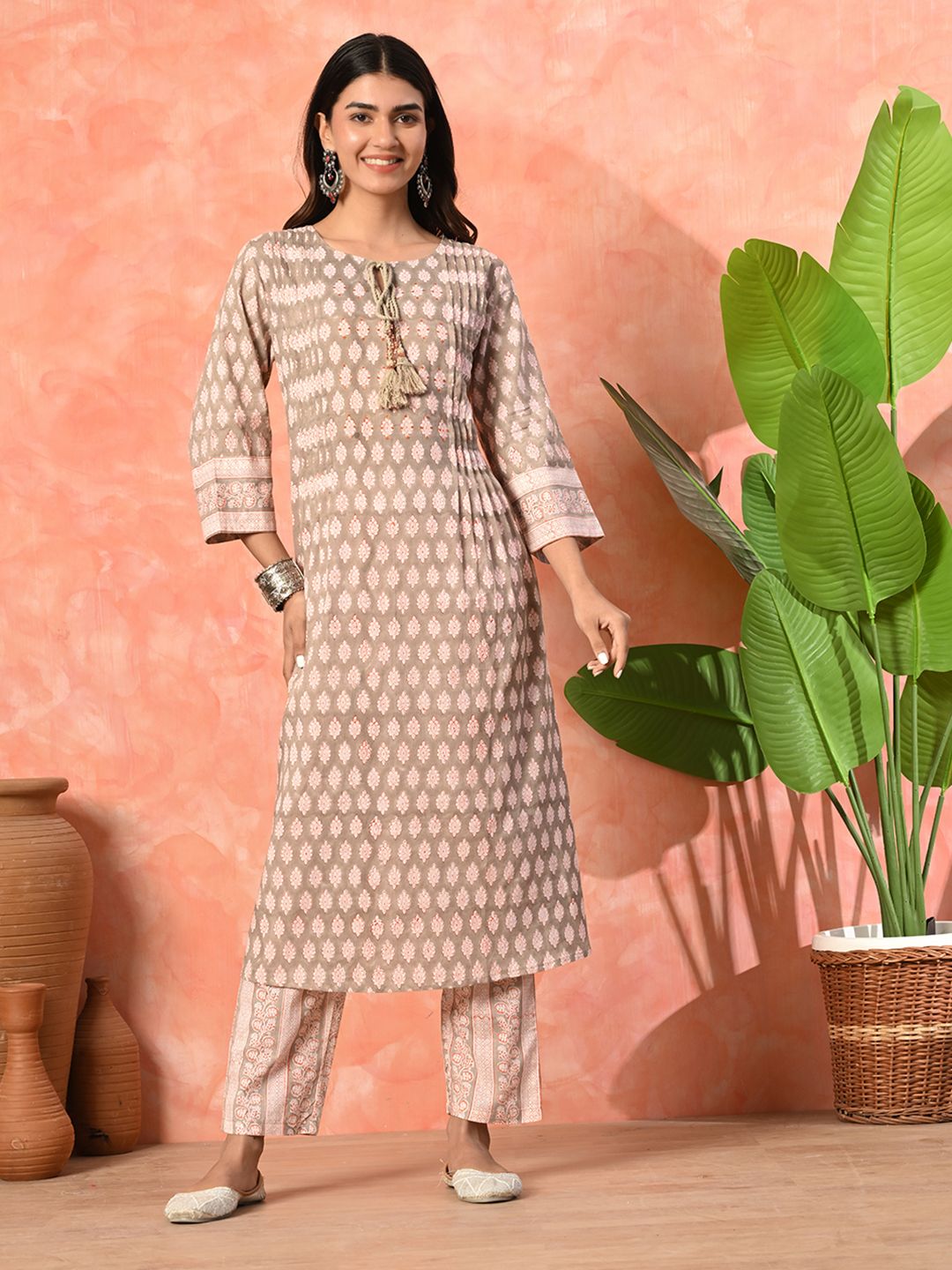 Indyancart SN Women's Grey Cotton printed kurta and pant set