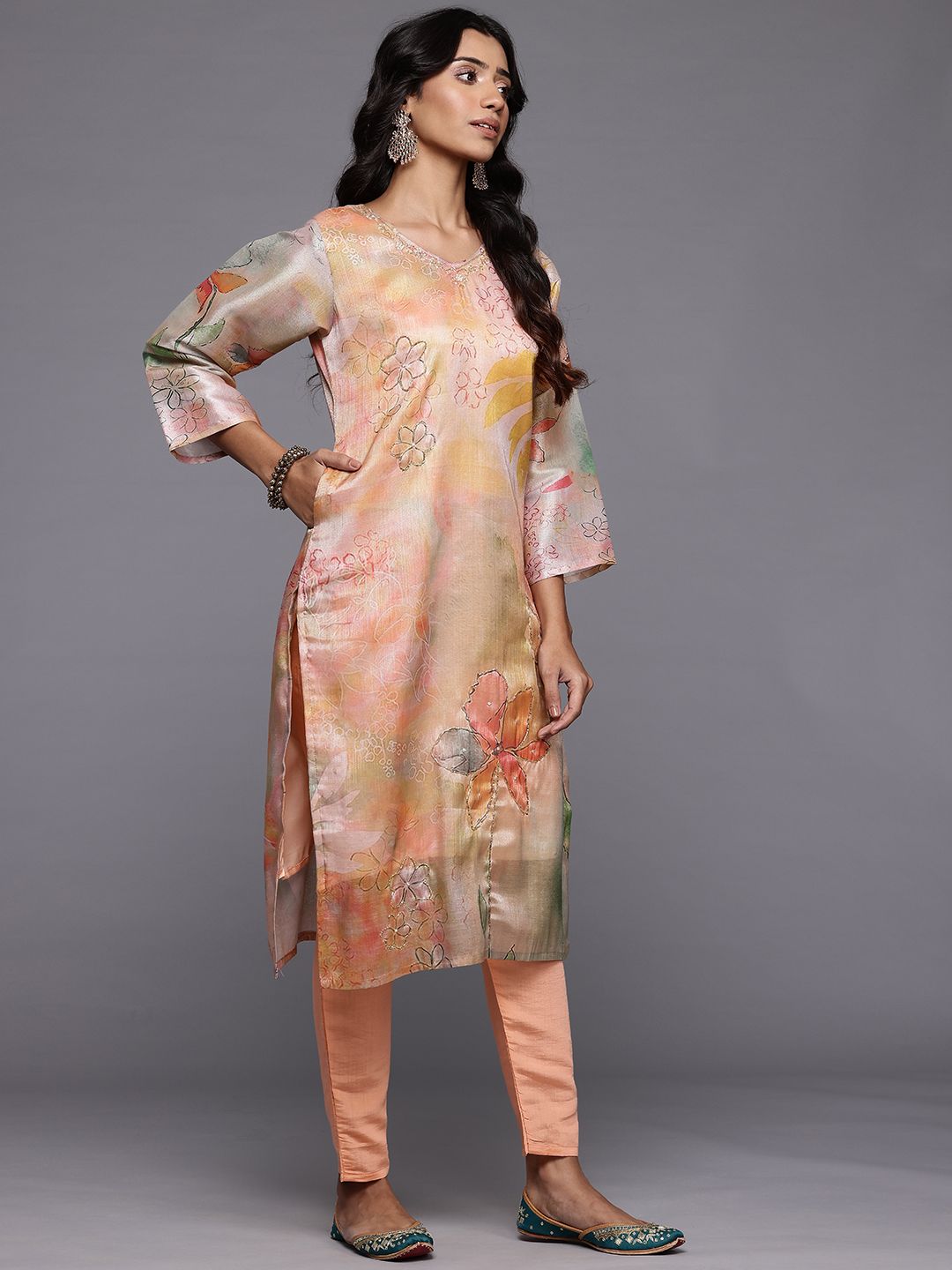 Dhiyona VA Women'sFloral Printed Regular Beads and Stones Kurta with Trousers & With Dupatta