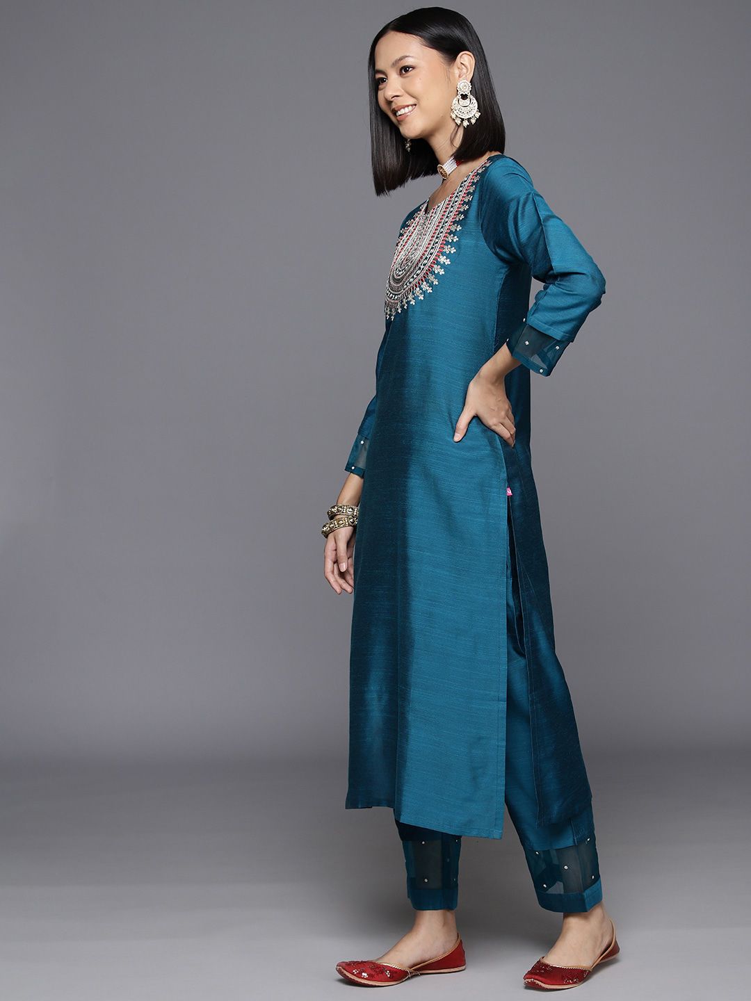 Indyancart VA Women'sEthnic Motifs Yoke Design Sequinned Kurta with Trousers & With Dupatta