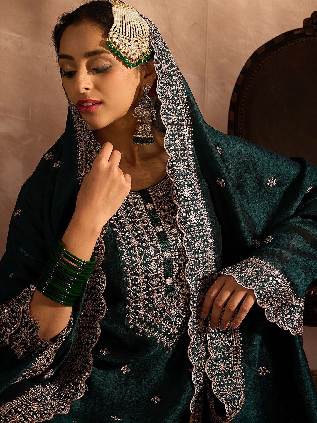 Ethnic Motifs Embroidered Regular Thread Work Straight Kurta Set
