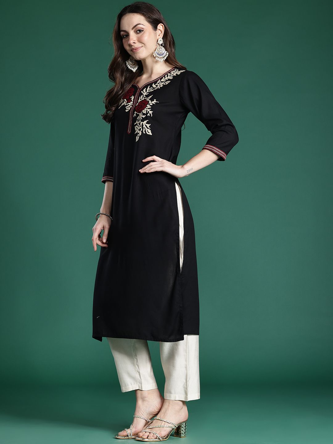 Indyancart IE Floral Embroidered Thread Work Kurta