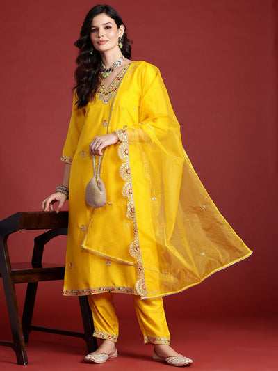 Indyancart IE Ethnic Motifs Embroidered Sequinned Kurta With Trousers & Dupatta