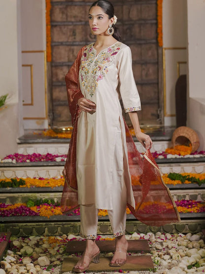 Indyancart IE Floral Embroidered Thread Work Liva Kurta With Trousers & Dupatta