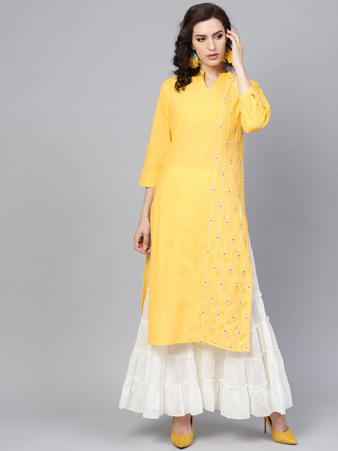 Dhiyona IE Women Yellow Embroidered Straight Kurta