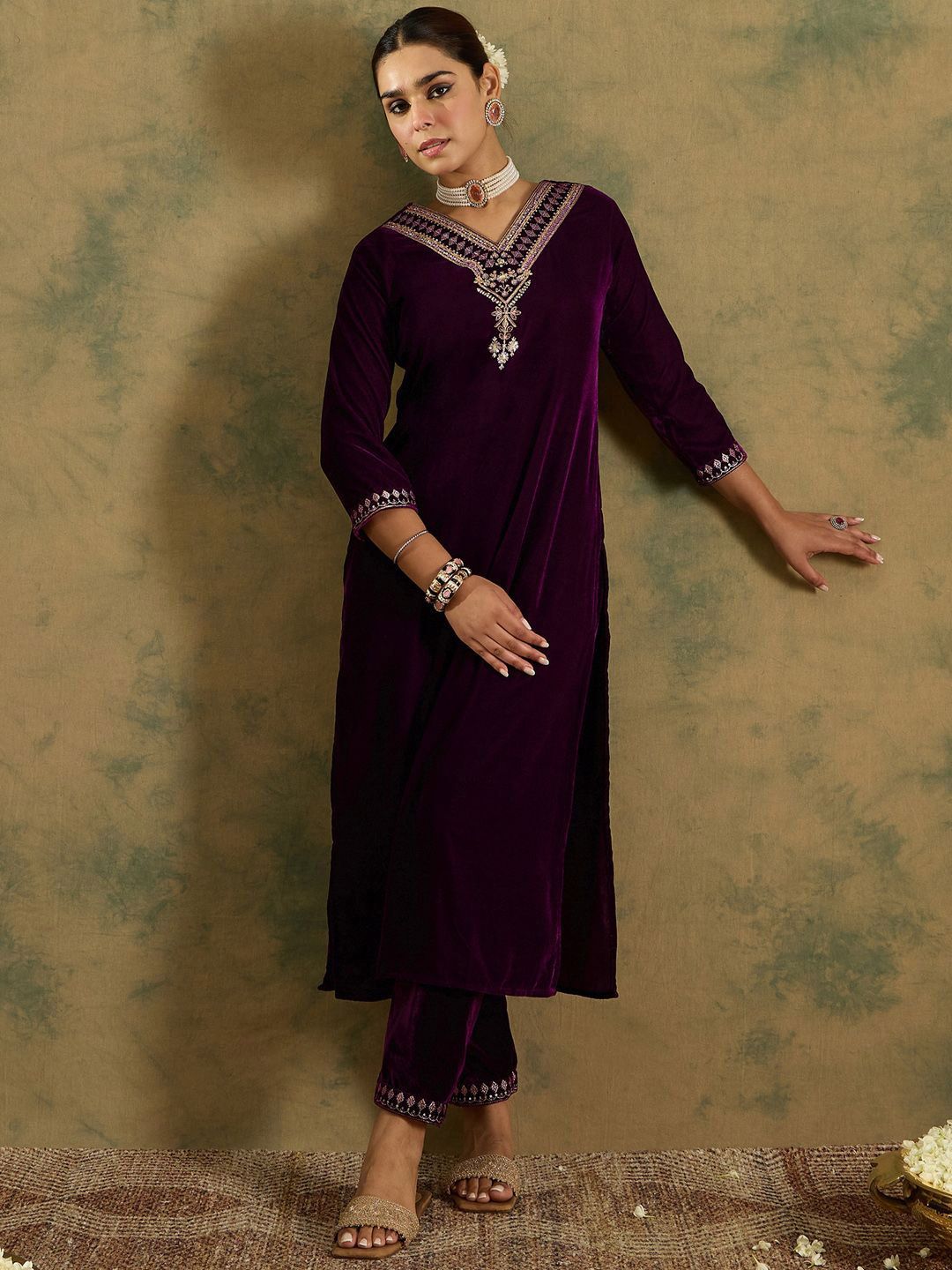 Indyancart IE Ethnic Motifs Embroidered Regular Velvet Straight Kurta with Trousers