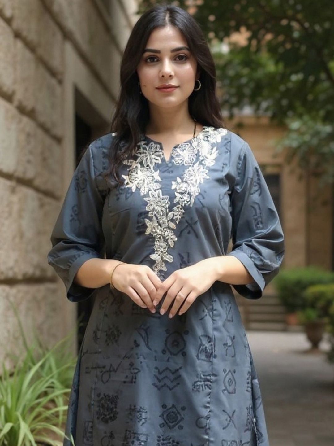 Women Geometric Printed Kurta with Trousers