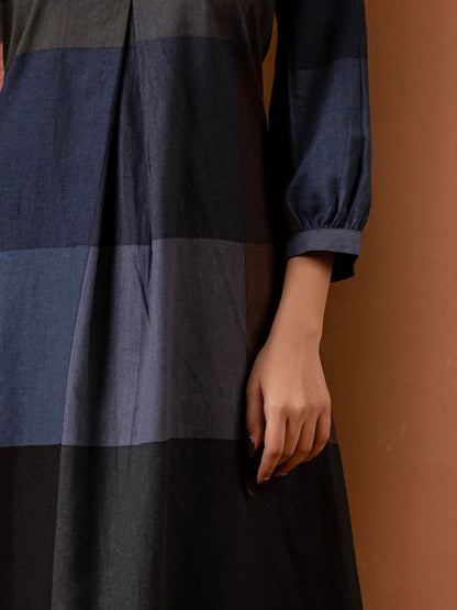 Dhiyona IE Checked V-Neck A-Line Tunic With Trouser Co-Ords