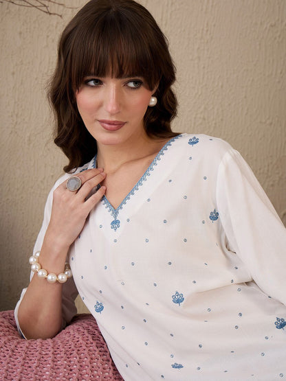 Indyancart IE Women Ethnic Motifs Embroidered Sequinned Kurta
