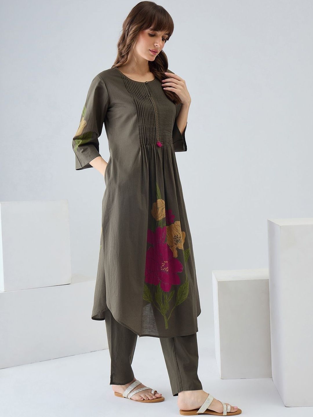 Women Floral Printed Regular Pure Cotton Kurta with Trousers