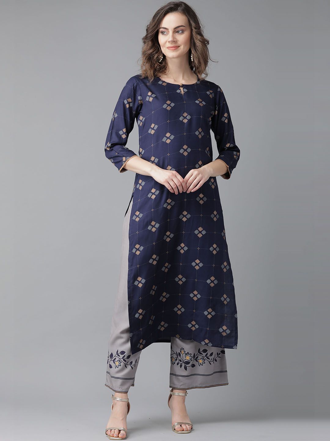 Dhiyona IE Women Navy Blue Floral Printed Thread Work Kurta