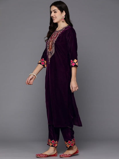 Indyancart IE Women Floral Embroidered Regular Thread Work Velvet Kurta with Trousers & Dupatta