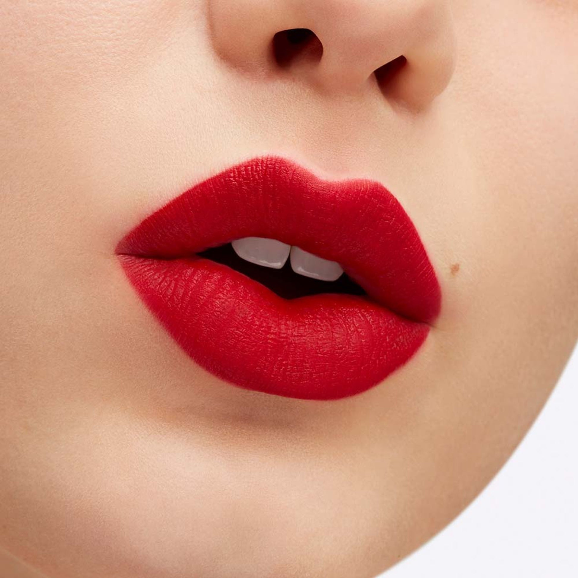 M.A.C Ruby's Crew: Retro Matte Liquid Lipcolour - Ruby Phew!