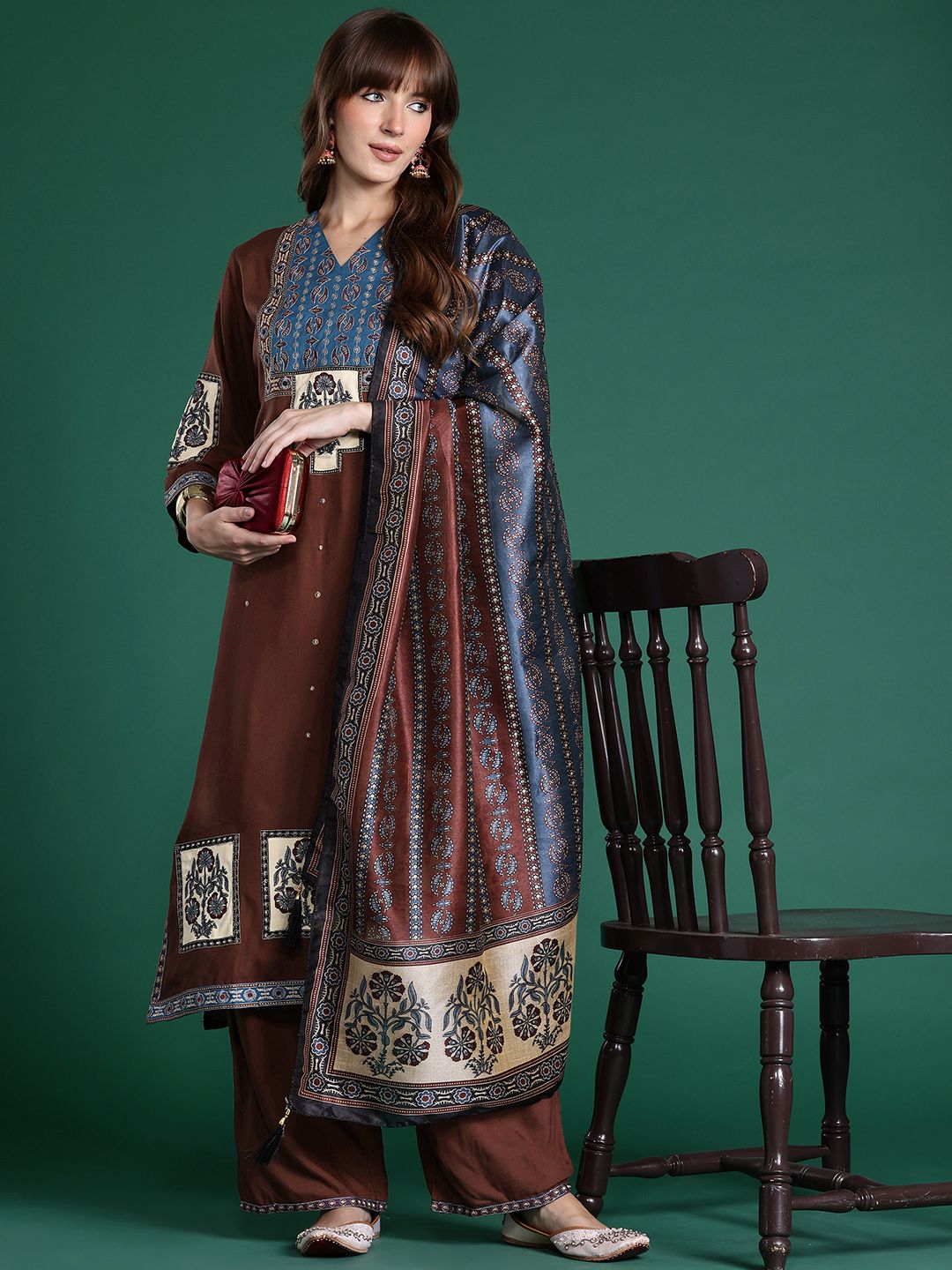 Ethnic Motifs Embroidered Thread Work Kurta with Palazzos & With Dupatta