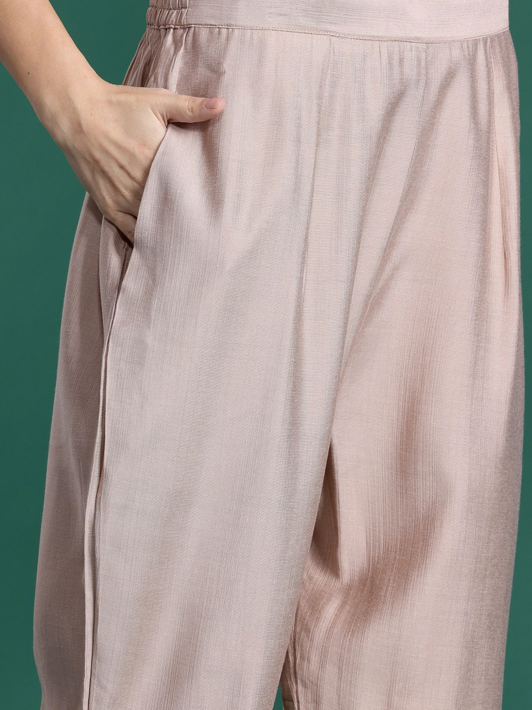 Indyancart IE Floral Embroidered Thread Work Kurta with Trousers & With Dupatta