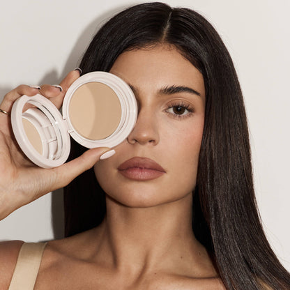 Kylie Cosmetics Cosmetics Natural Blur Powder Foundation - 5N