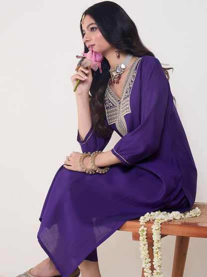 Dhiyona IE V-Neck Embroidered Tunic With Trousers