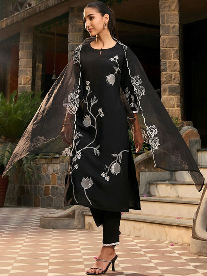 Indyancart IE Floral Embroidered Straight Thread Work Kurta with Trousers & Dupatta