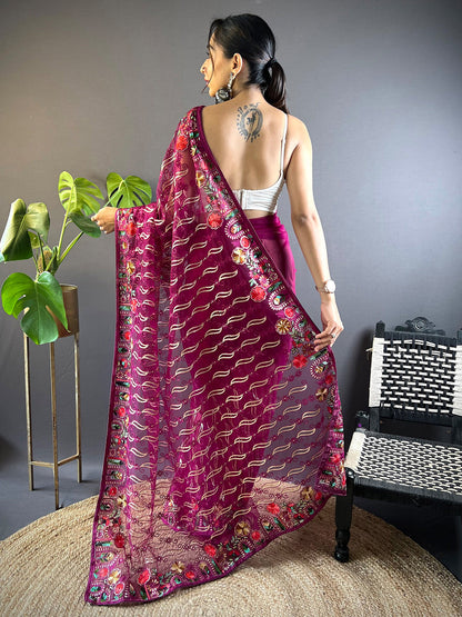 Women's Net Magenta Embellished Designer Saree With Blouse Piece