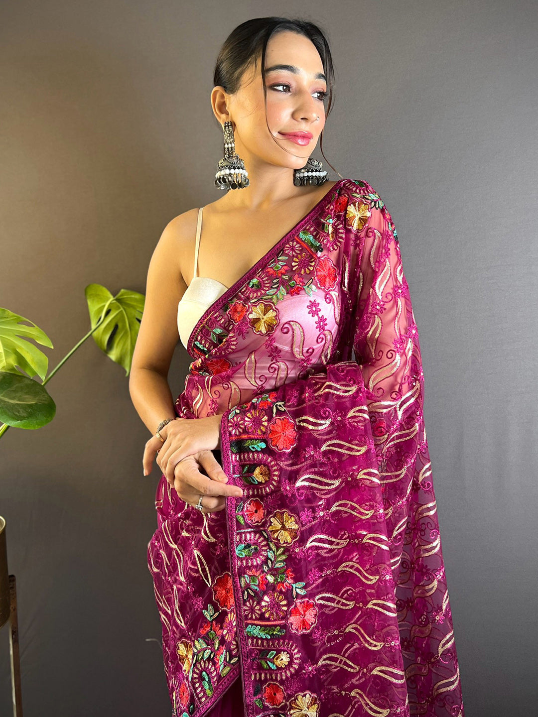 Women's Net Magenta Embellished Designer Saree With Blouse Piece