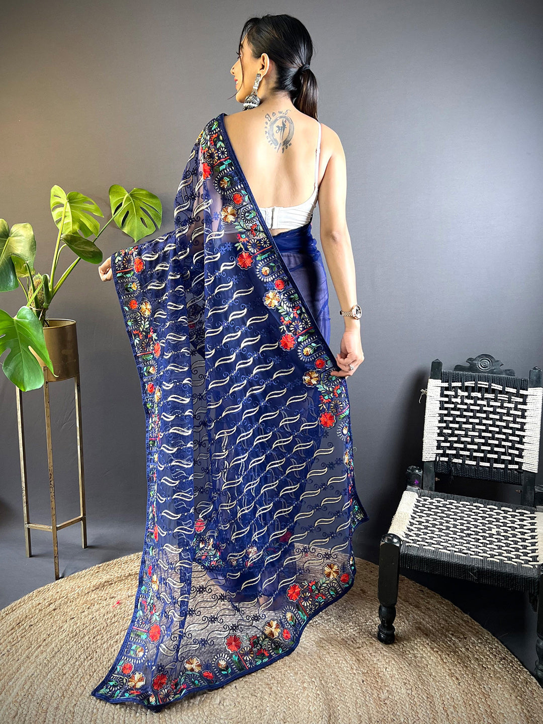 Women's Net Navy Blue Embellished Designer Saree With Blouse Piece