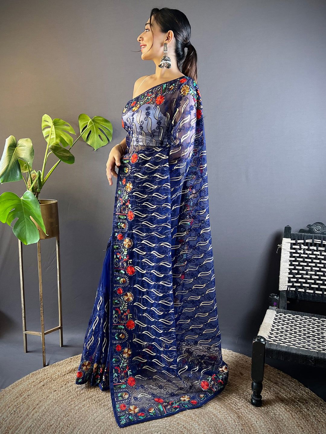 Women's Net Navy Blue Embellished Designer Saree With Blouse Piece