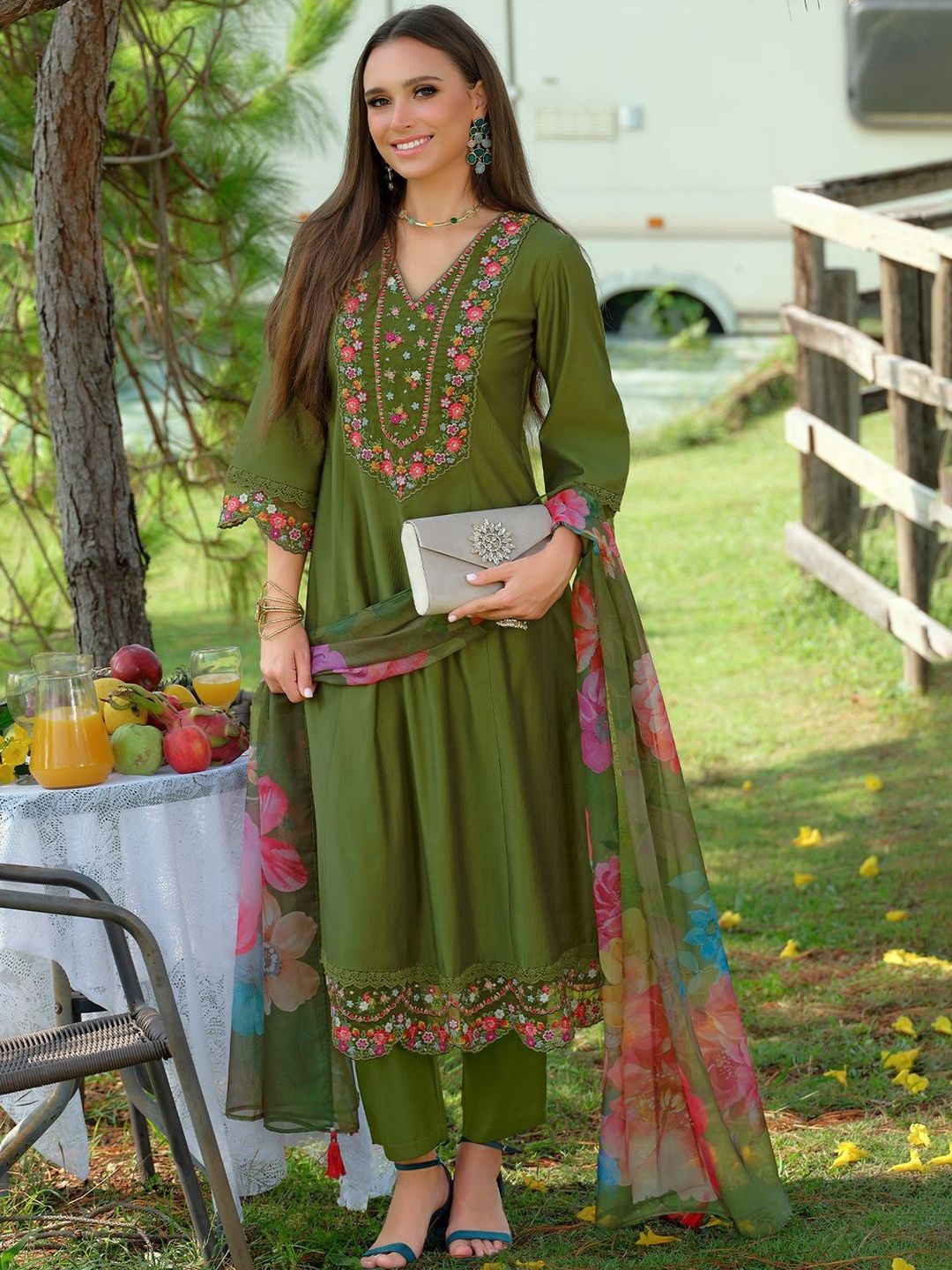 Women Floral Embroidered Kurta with Trousers & Dupatta