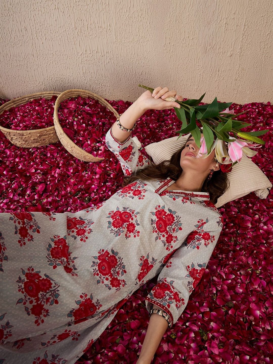 Women Floral Printed Regular Mirror Work Pure Cotton Kurta with Trousers