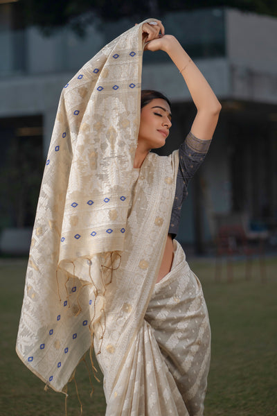 Indyancart GR Women's Adah Tempting Navy Mul Cotton Chanderi Jamdani Saree With Contrast Blouse