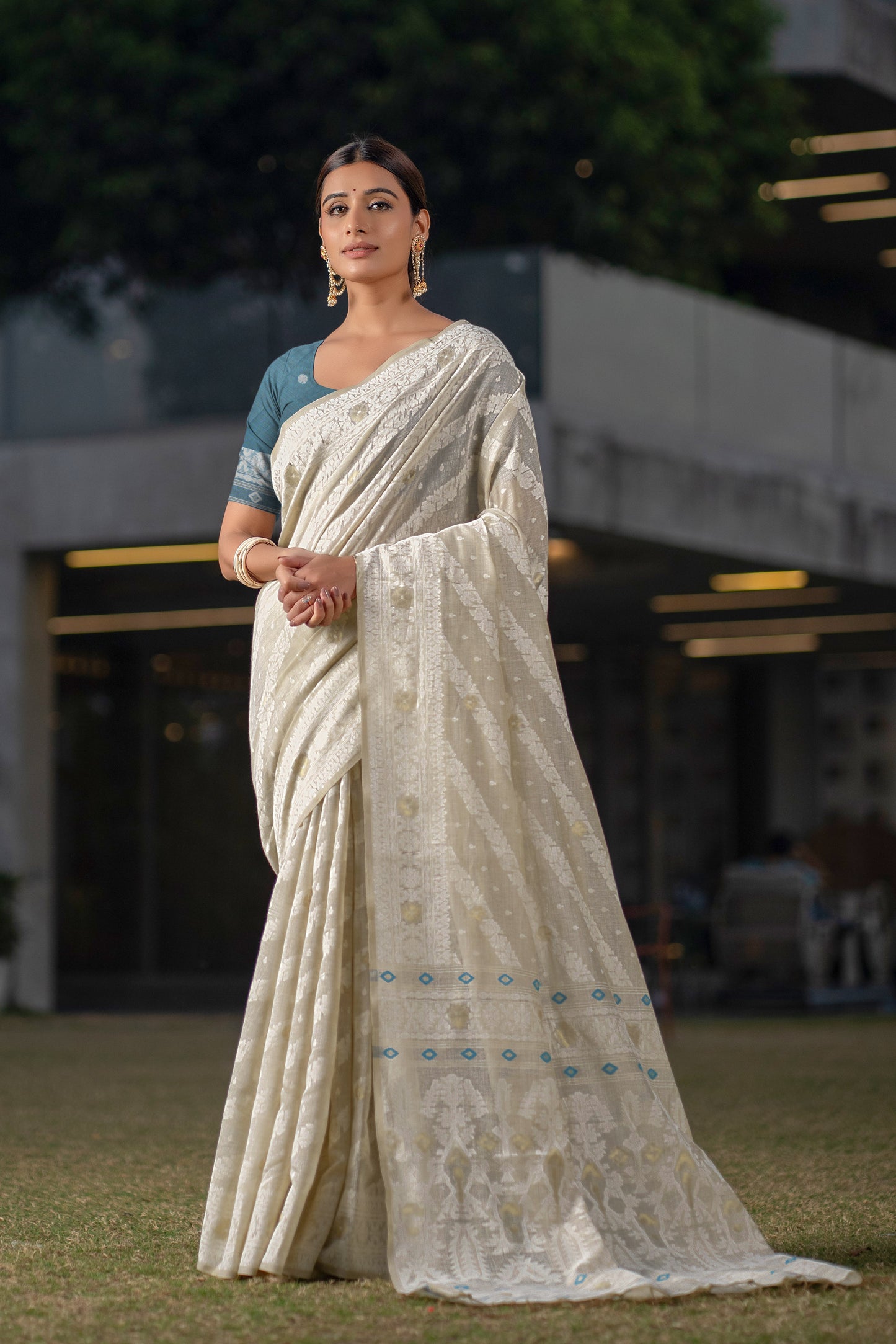 Dhiyona GR Women's Adah Aquamarine Teal Blue Mul Cotton Chanderi Jamdani Saree With Contrast Blouse