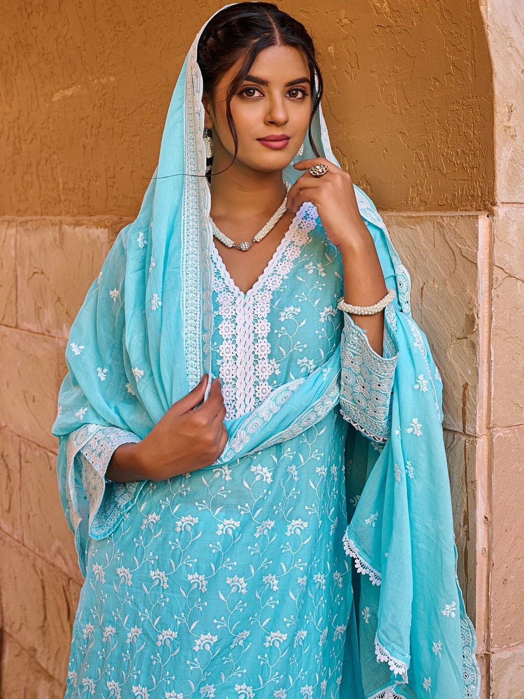 Women Ethnic Motifs Embroidered Regular Thread Work Pure Cotton Kurta with Trousers & With Dupatta