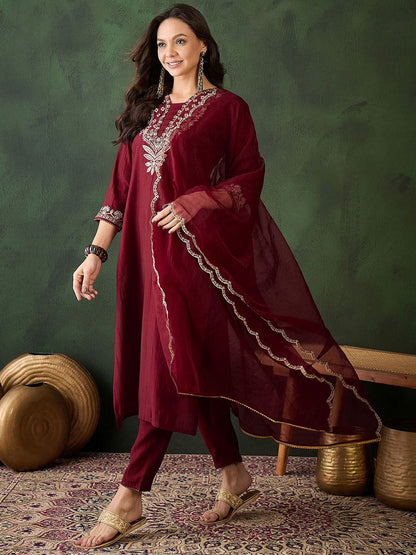 Indyancart SN Women's Floral Embroidered Straight Kurta & Trouser With Dupatta
