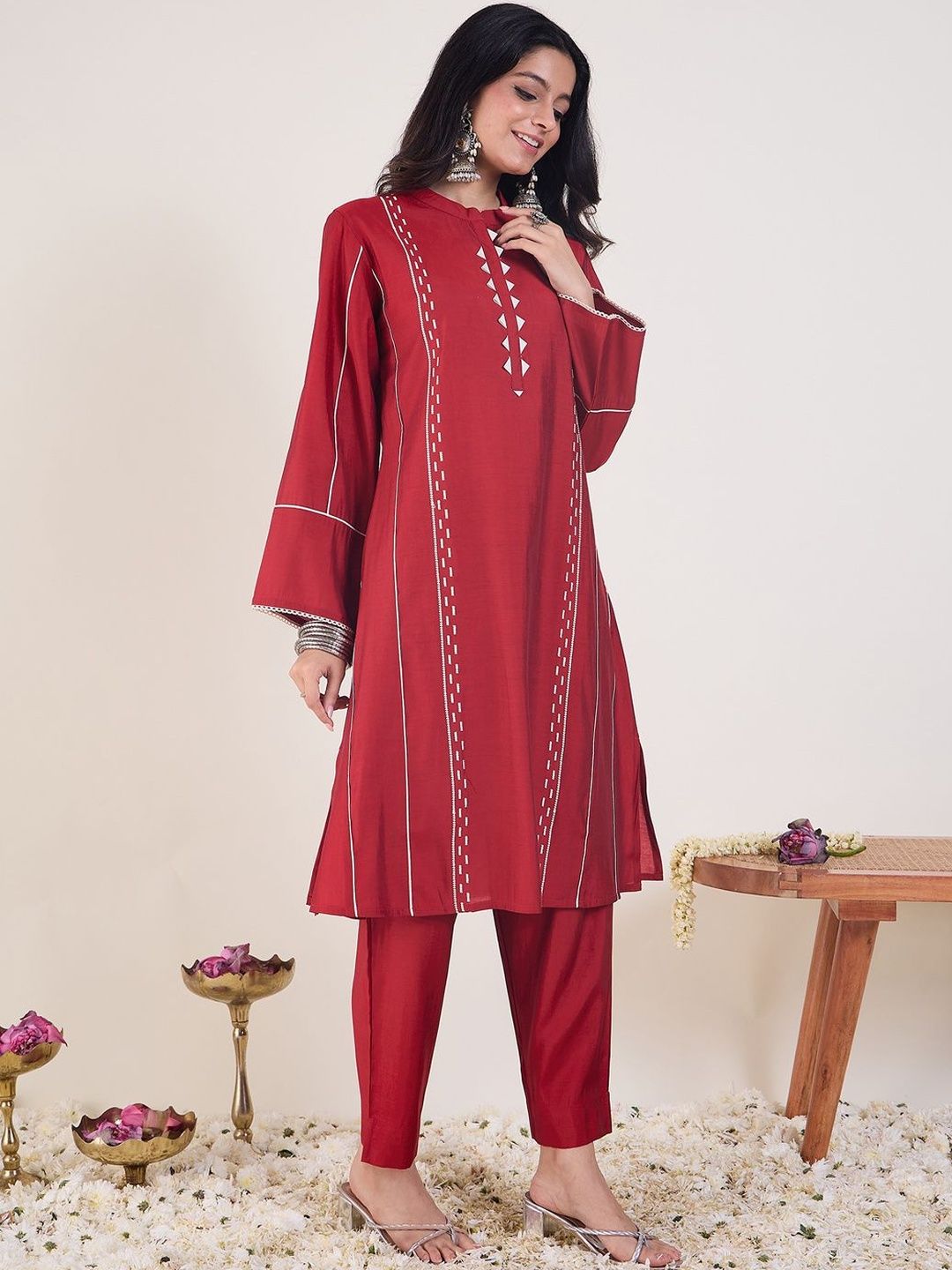 Ethnic Motifs Embroidered Mandarin Collar Thread Work Kurta With Trousers