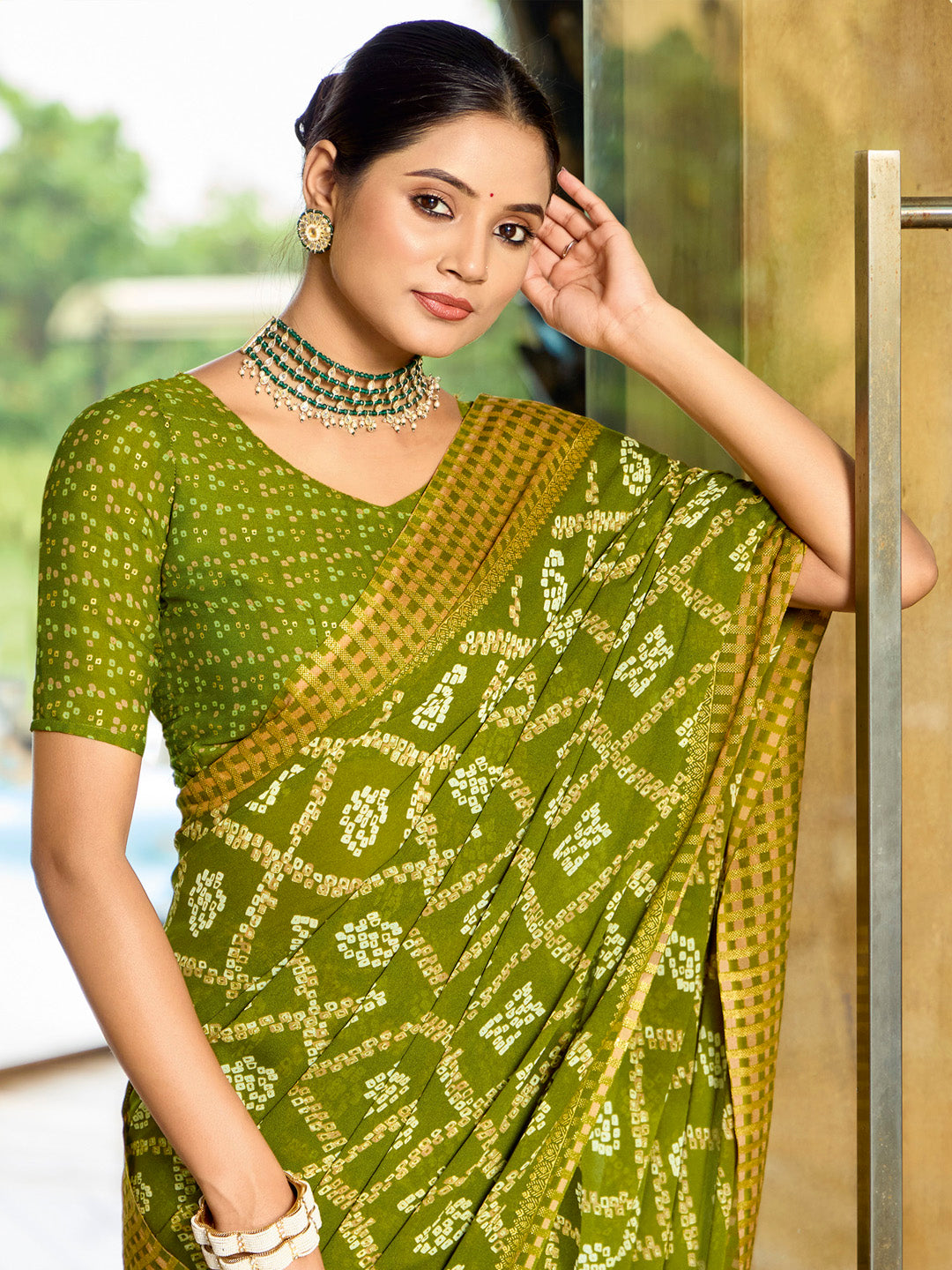 Women's Georgette Green Printed Designer Saree With Blouse Piece
