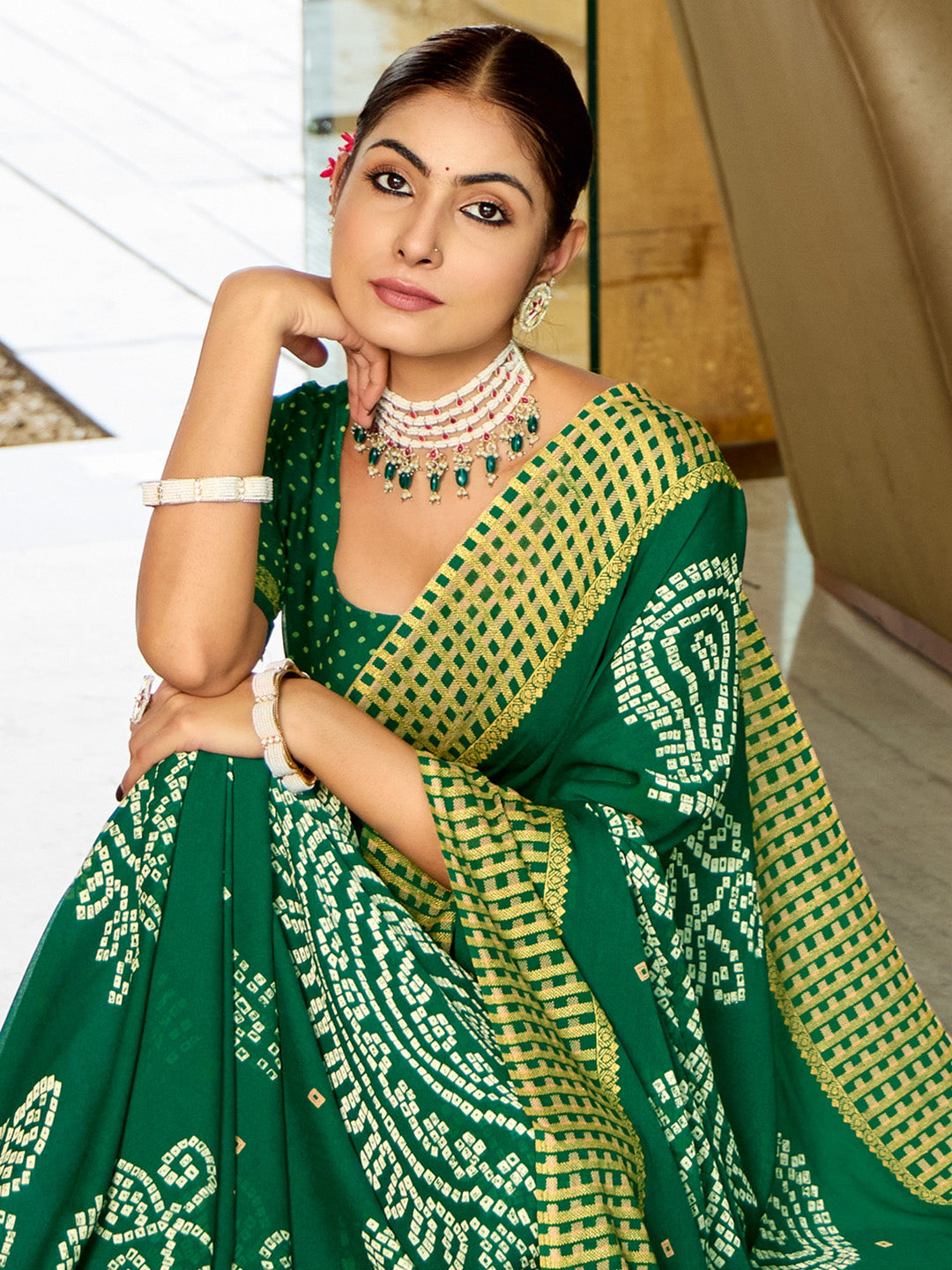 Women's Georgette Green Printed Designer Saree With Blouse Piece