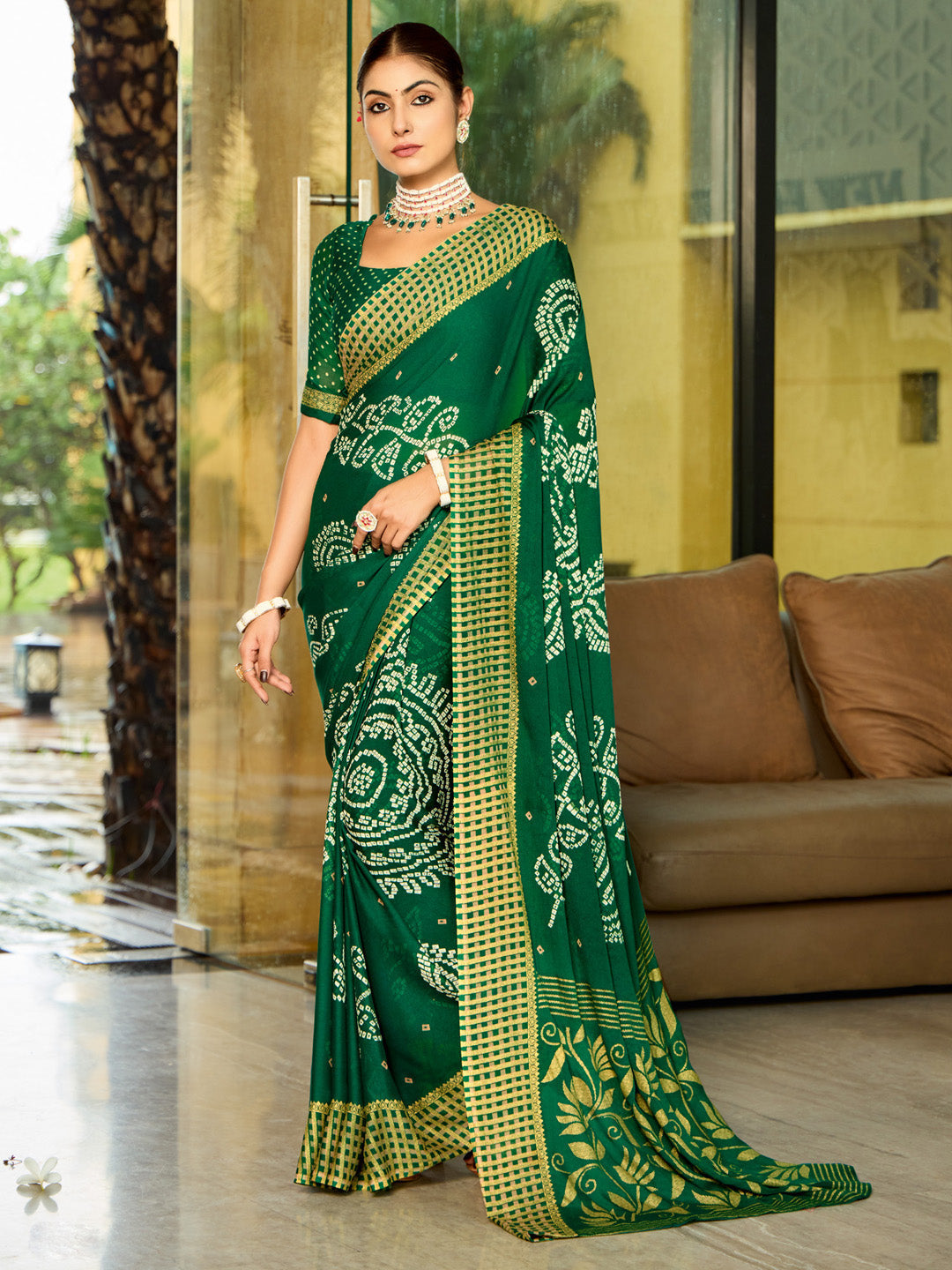 Women's Georgette Green Printed Designer Saree With Blouse Piece