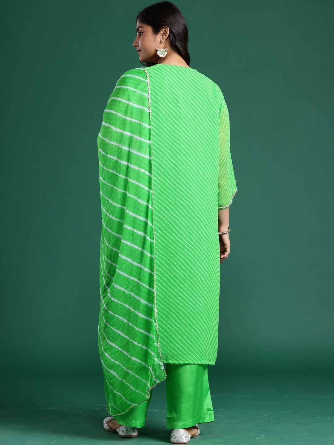 Indyancart Women's Leheriya Printed Regular Thread Work Kurta with Trousers & With Dupatta