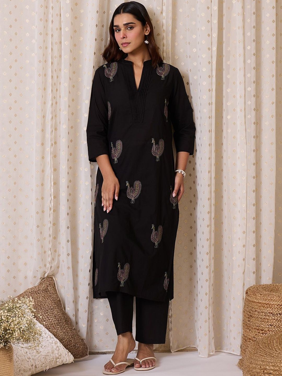 Women Ethnic Motifs Embroidered Regular Thread Work Cotton Kurta Set