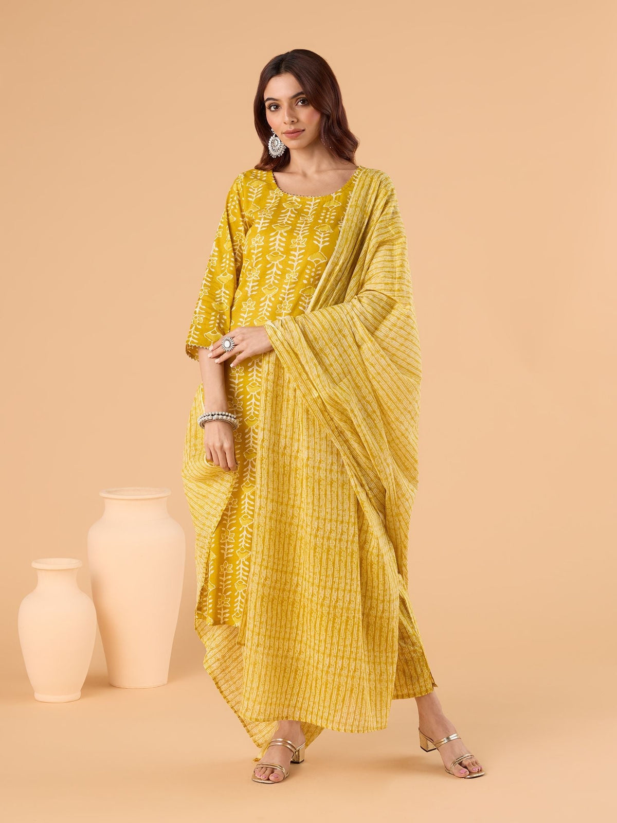 Indyancart RV Women's Jaipuri Floral print straight side slit Kurta Pant Set with Dupatta