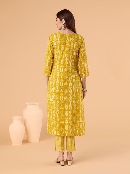 Indyancart RV Women's Jaipuri Floral print straight side slit Kurta Pant Set with Dupatta
