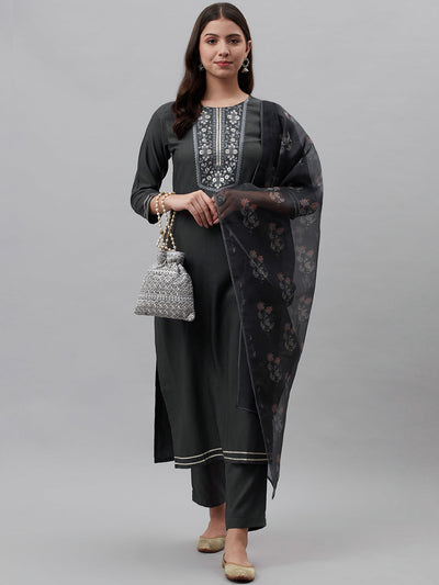 Indyancart RV Women's Straight Side Slit  Embroidered  Kurta Pant Set With Digital  Dupatta