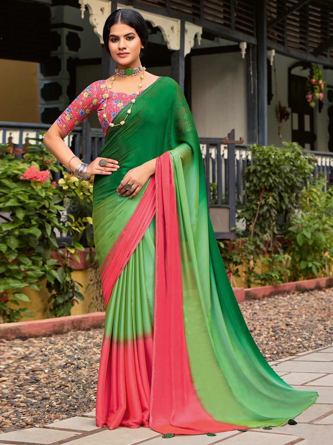 Women's Chiffon Green Embellished Celebrity Saree With Blouse Piece