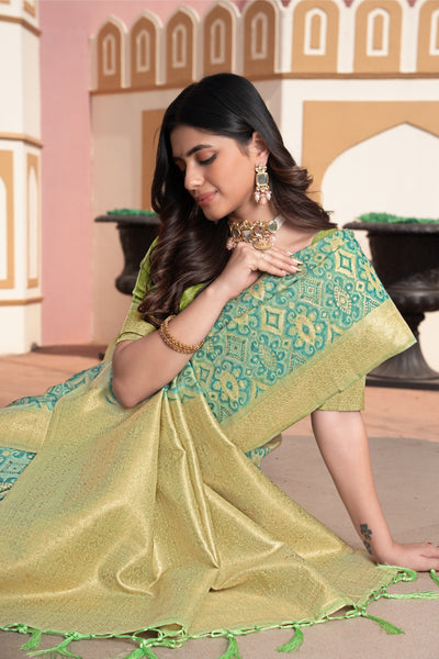 Indyancart GR Women's Avika Green Cotton Ikat Silk Saree