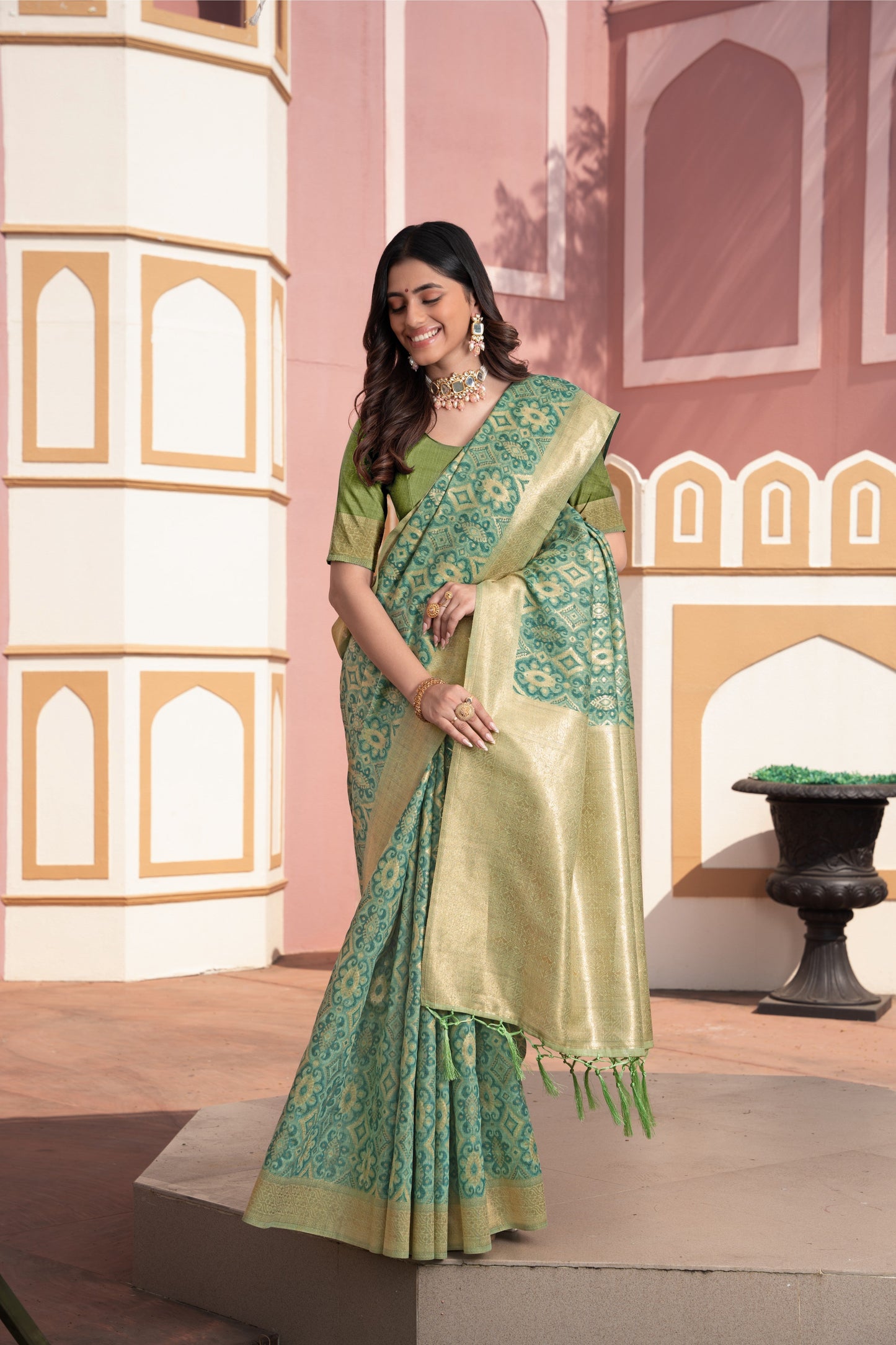 Dhiyona GR Women's Avika Green Cotton Ikat Silk Saree