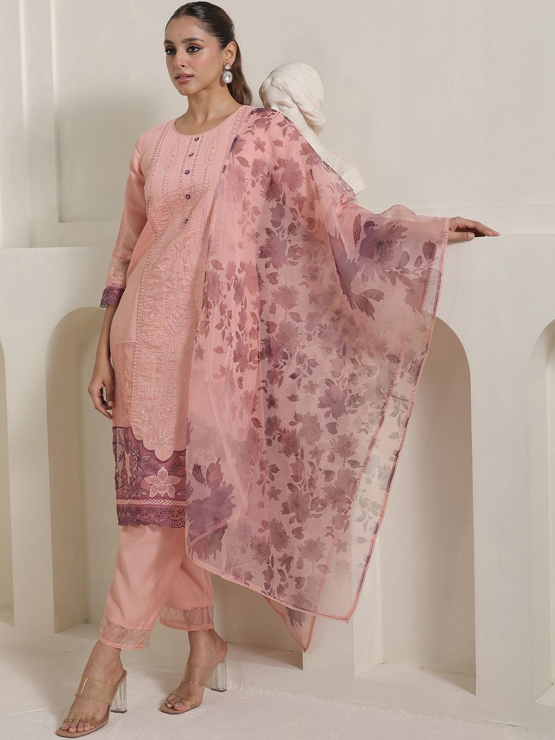 Women Ethnic Motifs Embroidered Regular Thread Work Kurta Set With Dupatta