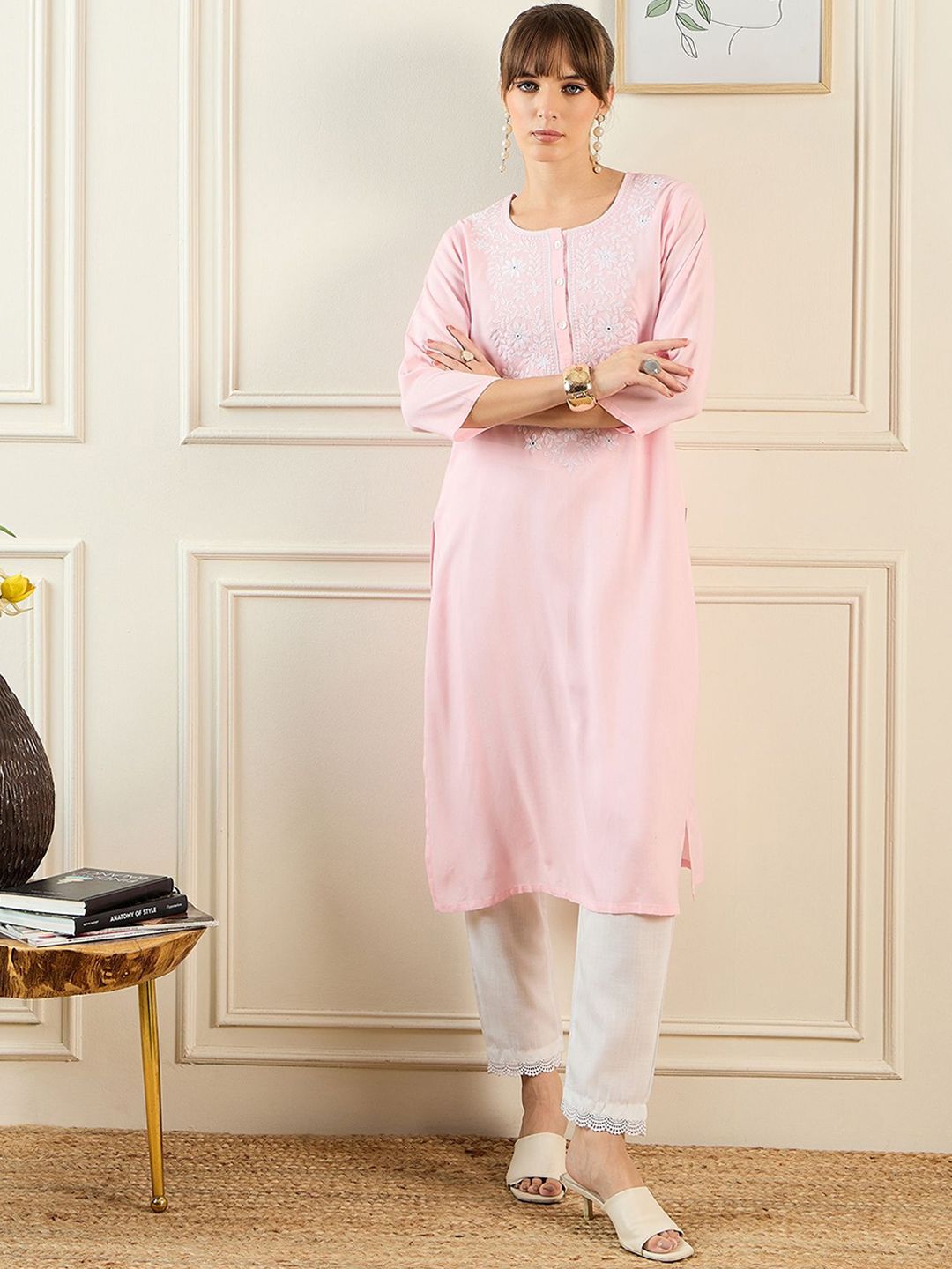Indyancart IE Women Floral Embroidered Thread Work Floral Kurta