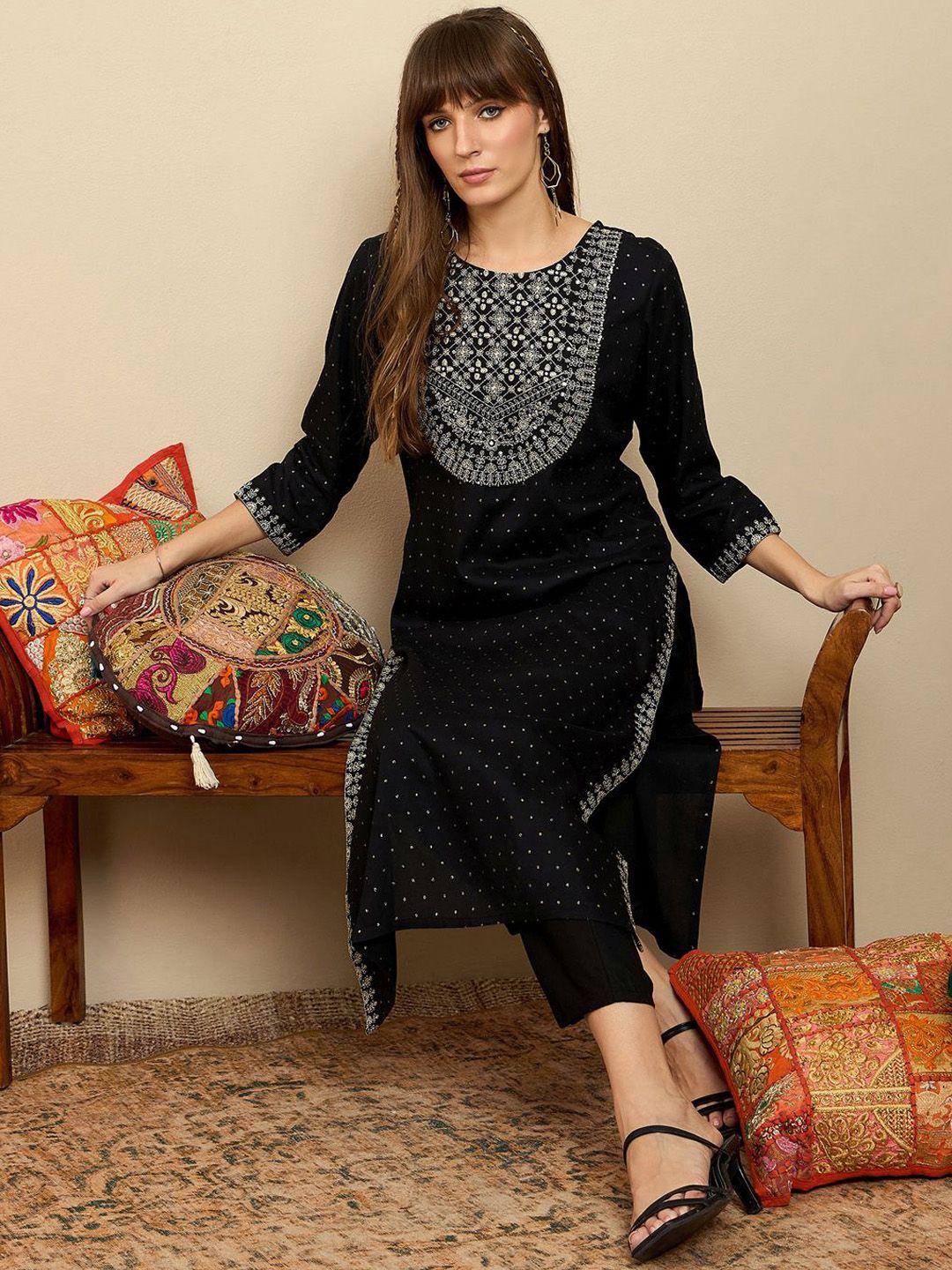 Indyancart IE Floral Embroidered Zari Straight Kurta