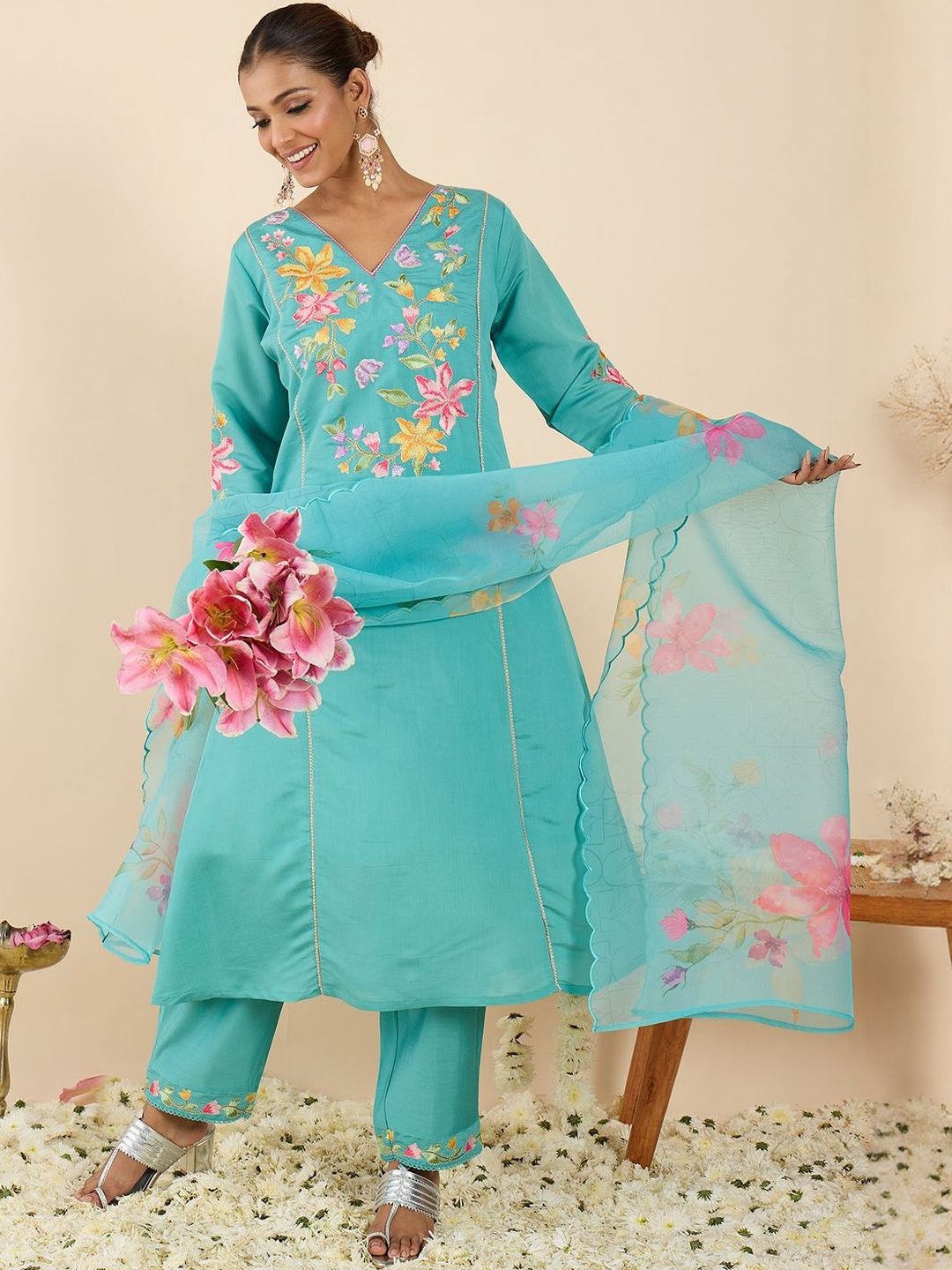 Floral Embroidered Panelled Thread Work A-Line Kurta With Trousers & Dupatta