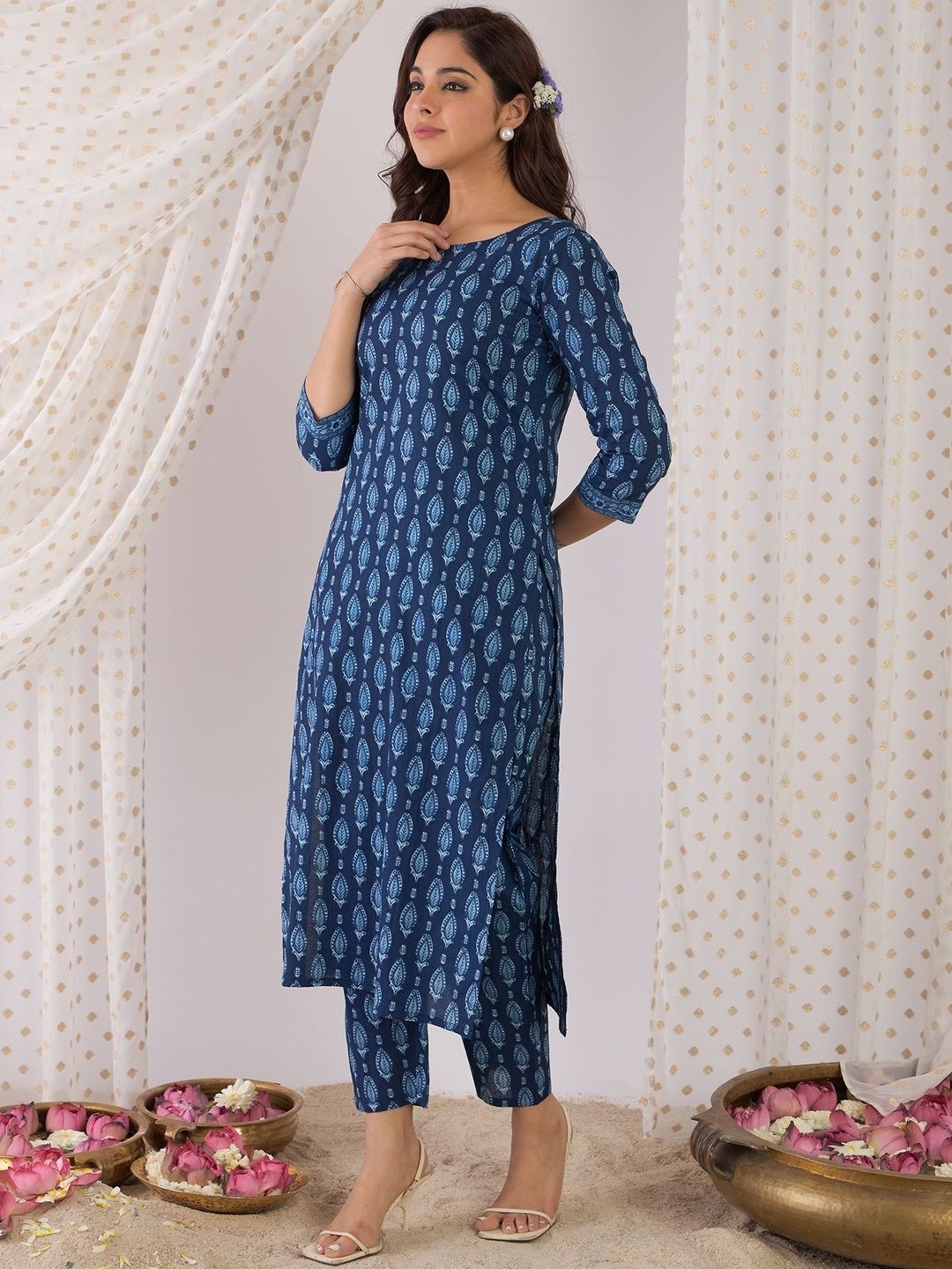 Women Ethnic Motifs Printed Pure Cotton Kurta with Trousers