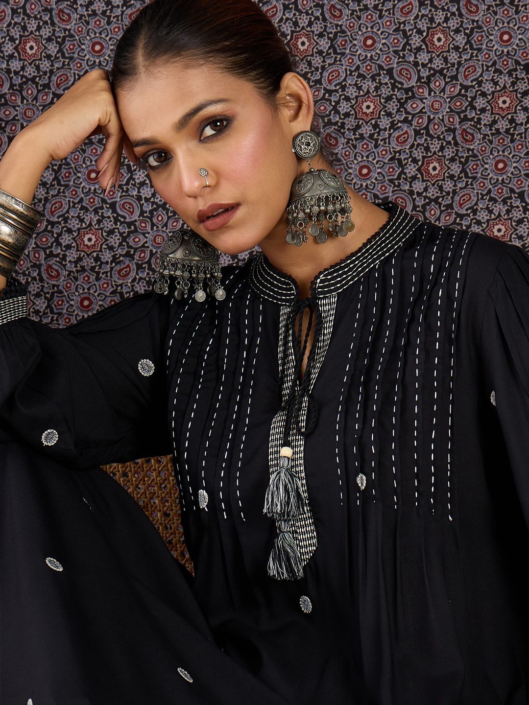 Women Ethnic Motifs Embroidered Panelled Thread Work Kurta with Trousers